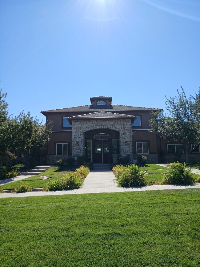 Clubhouse - 6850 Sharlands Ave