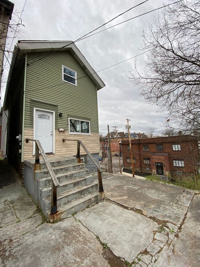 Foto del edificio - 4933 Yew St