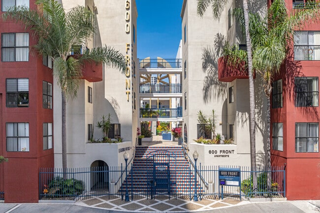 Building Photo - 600 Front Apartments