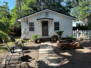 Building Photo - 926 La Chere St