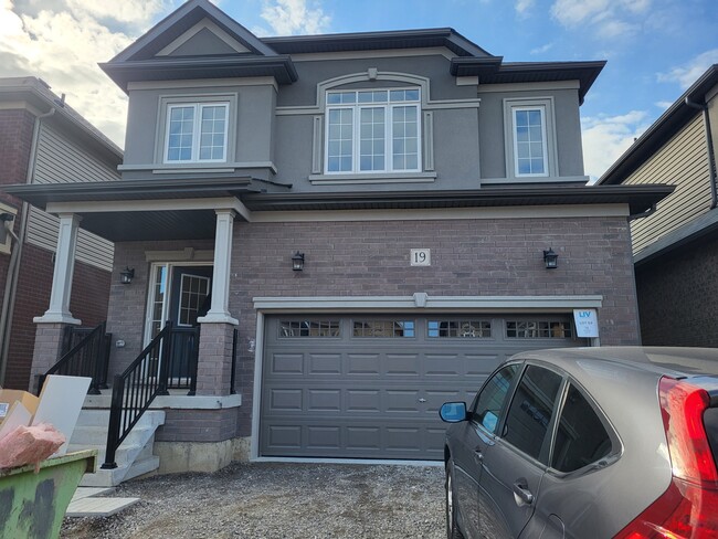 Building Photo - 19 Tooker Dr