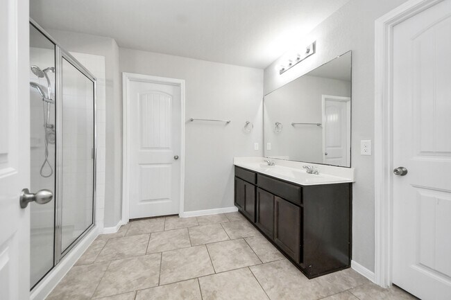 Foto del edificio - 3230 McDonough Way