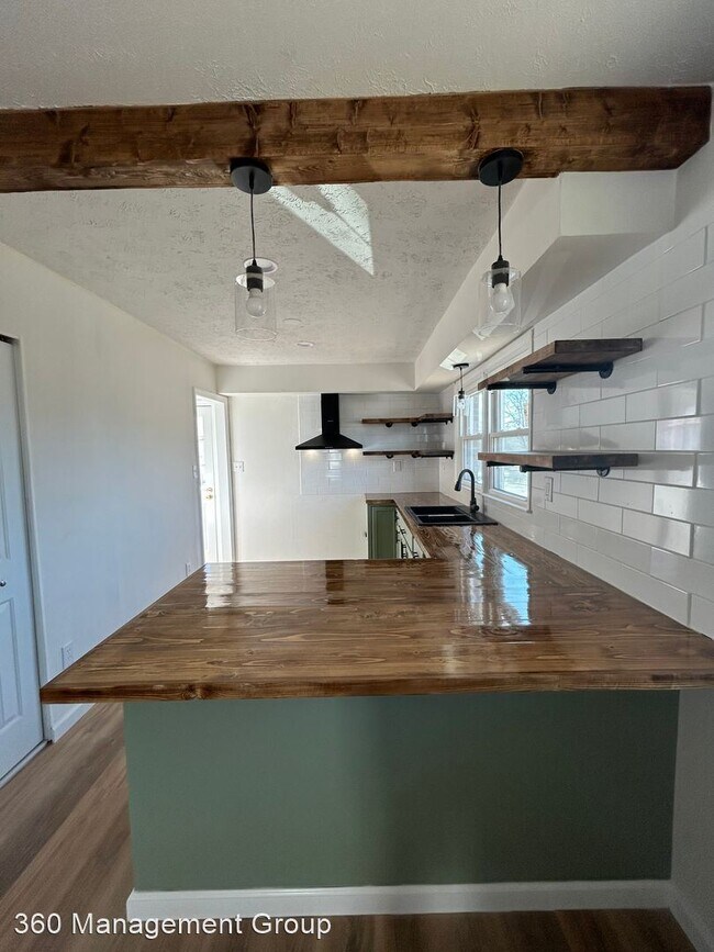 Building Photo - 3 br, 1 bath House - 21 Vine Street