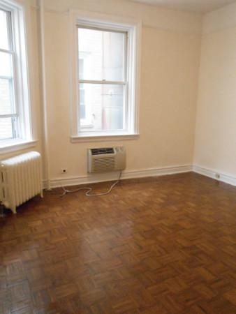 Building Photo - 200 W 92nd St