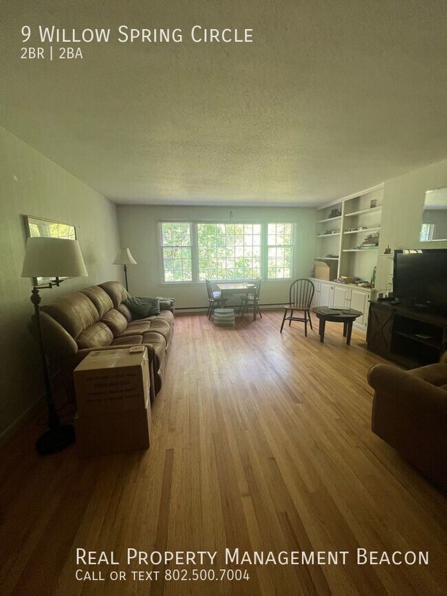 Foto del edificio - 9 Willow Spring Cir