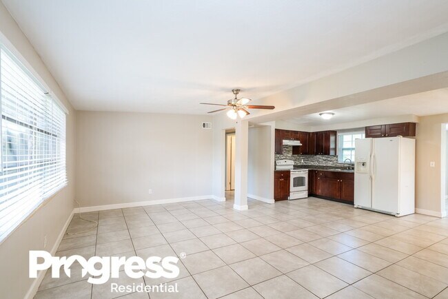 Building Photo - 2250 Norman Dr