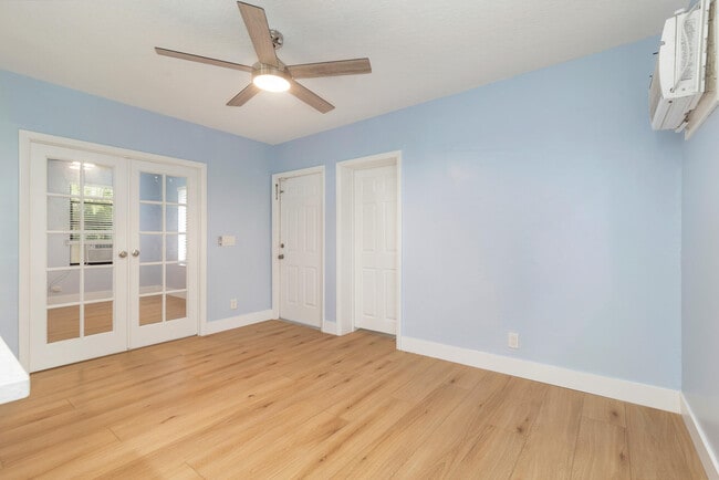 Building Photo - 308 Croton Way