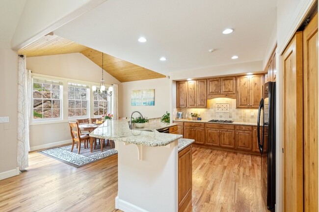Building Photo - Gorgeous 4 Bedroom Home located in Gated B...