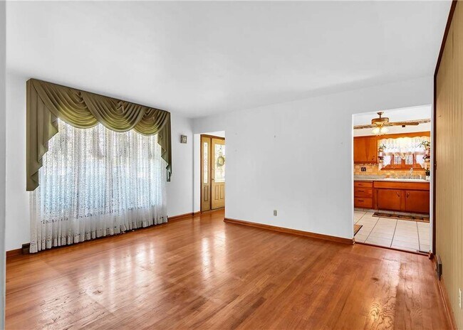 Foto del edificio - 3302 Wilson Ave