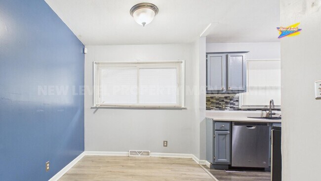 Foto del edificio - 6040 Hartford Dr