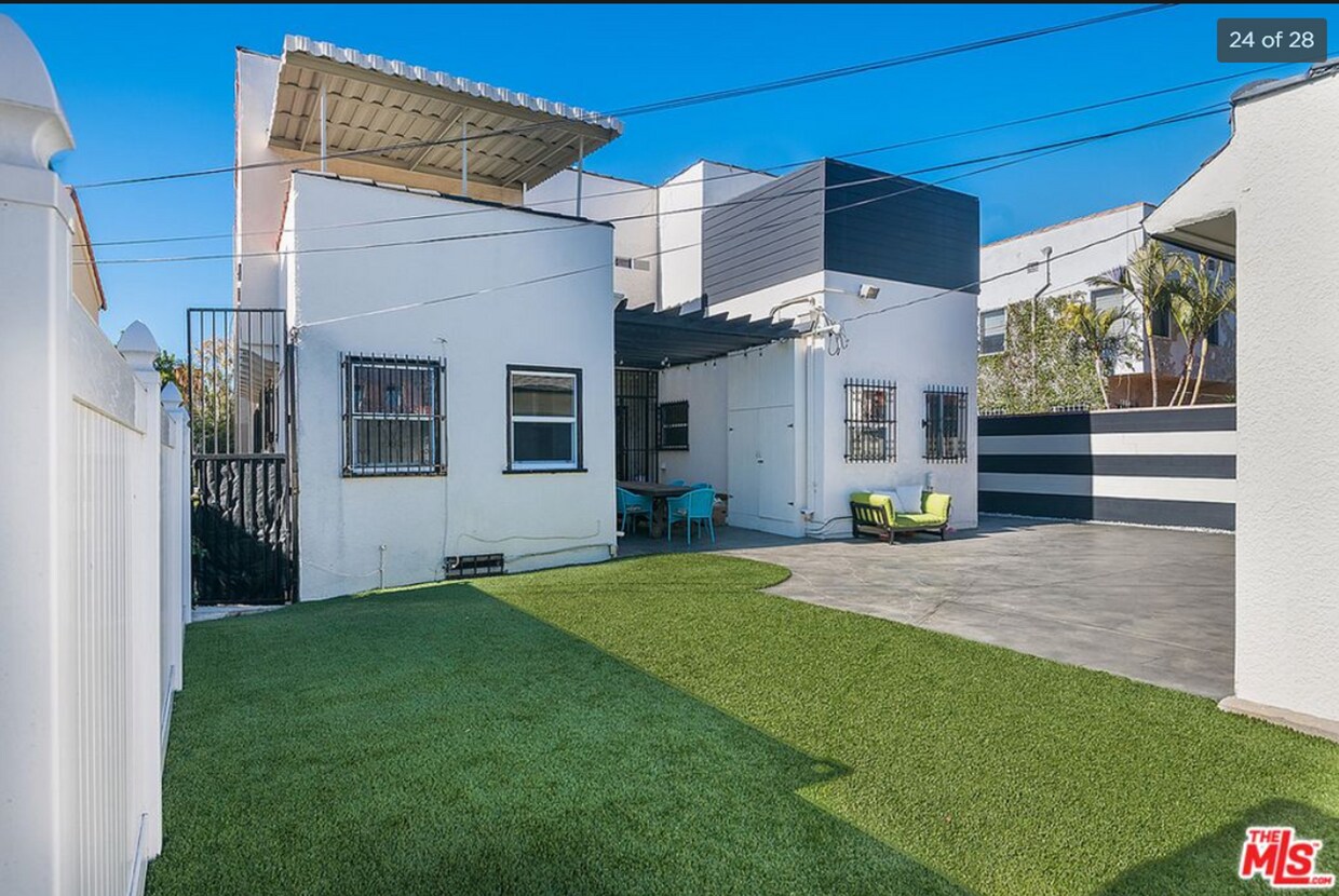 Foto del edificio - 216 S Orange Dr