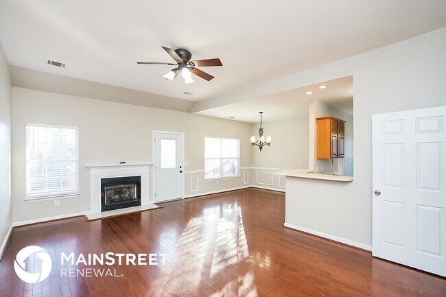Foto del edificio - 4813 Peninsula Pointe Dr
