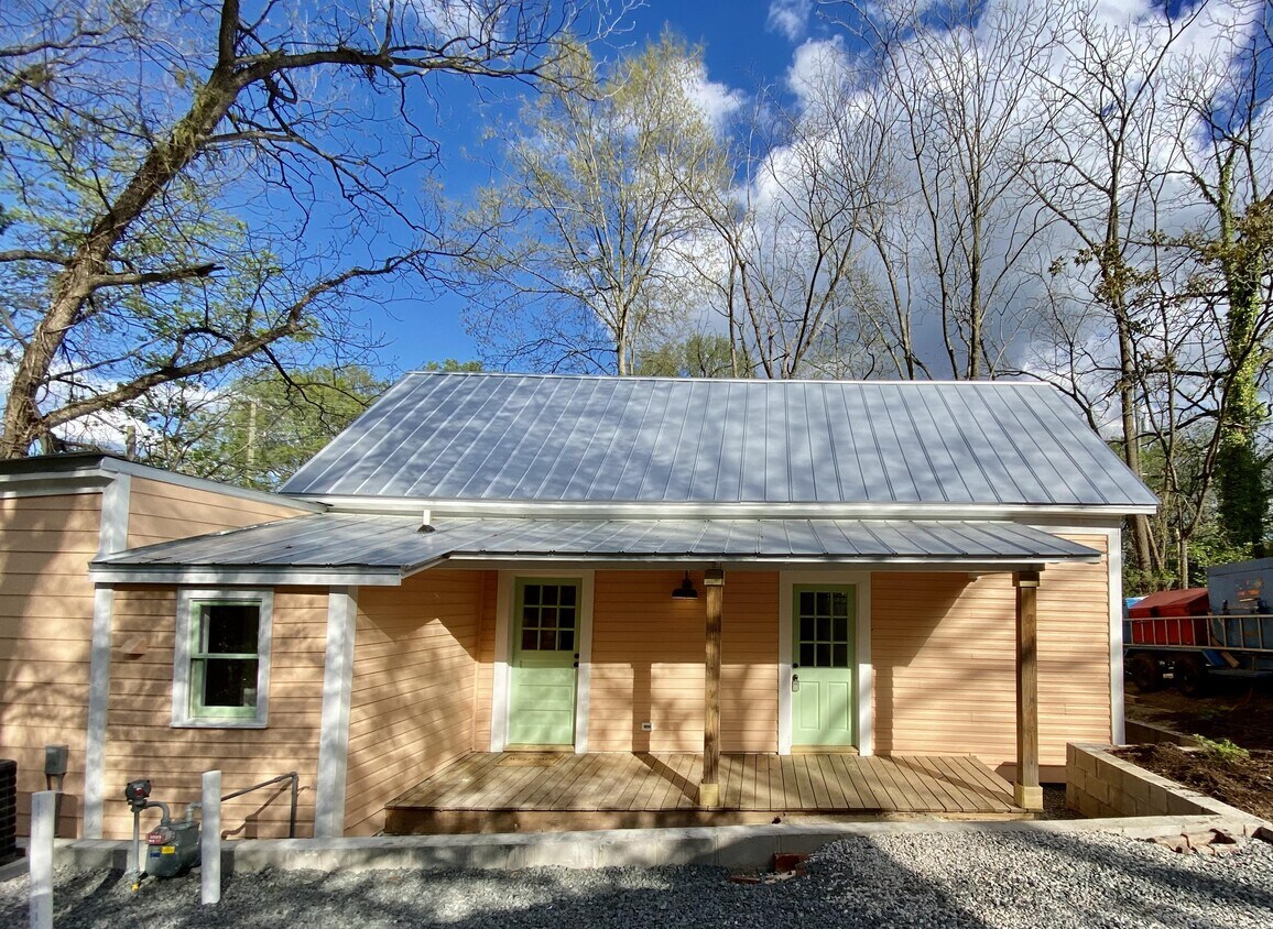 Primary Photo - 613 Holloway St