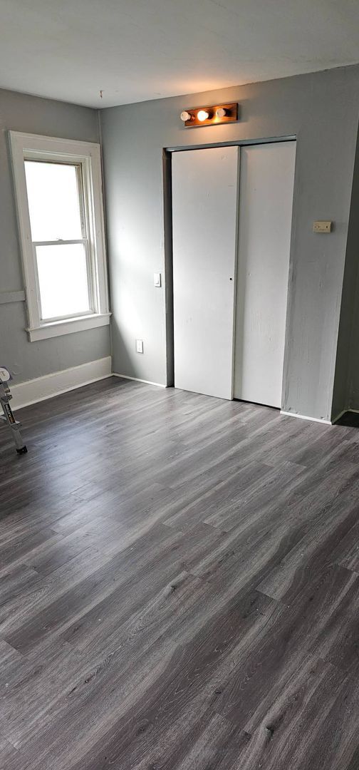 Building Photo - 209 Spencer St