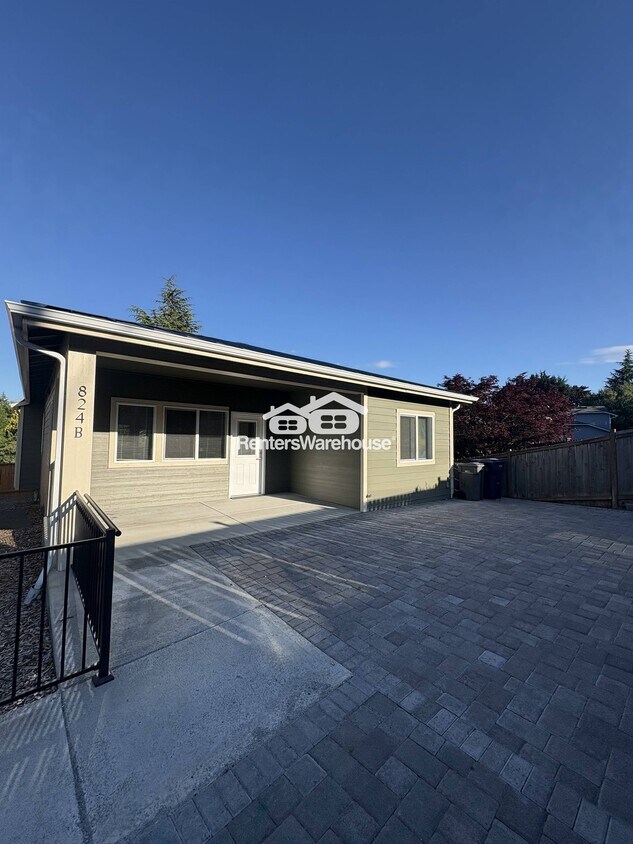 Foto principal - 824 149th St SW