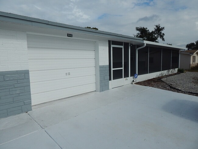 Building Photo - 5005 Genesis Ave