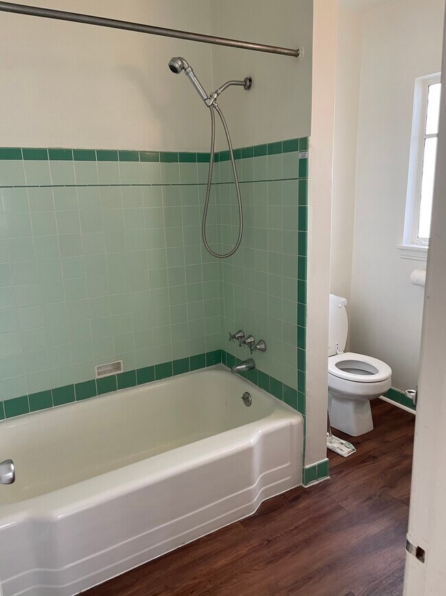 Bathroom - 4012 Van Buren Pl