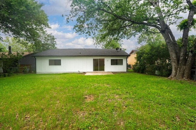 Building Photo - 2508 Dovemeadow Dr