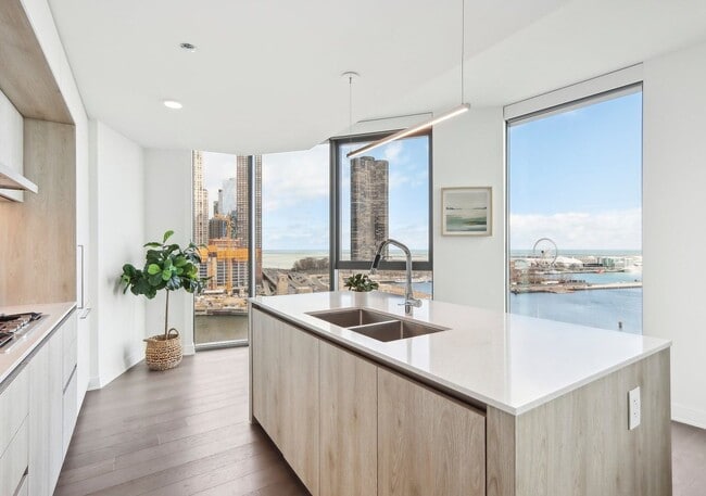 Foto del edificio - 211 N Harbor Dr