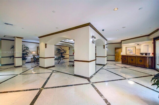 Foto del edificio - 18151 NE 31st Ct
