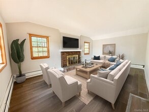 Building Photo - 4 Dutch Ct