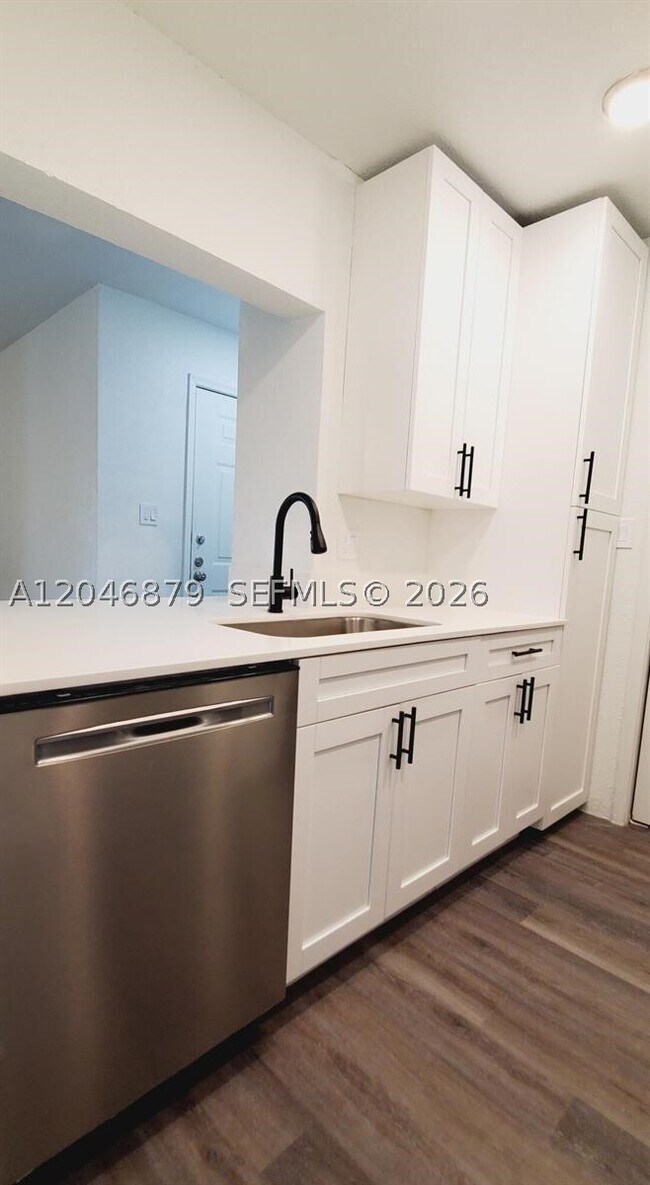 Foto del edificio - 927 Riverside Dr
