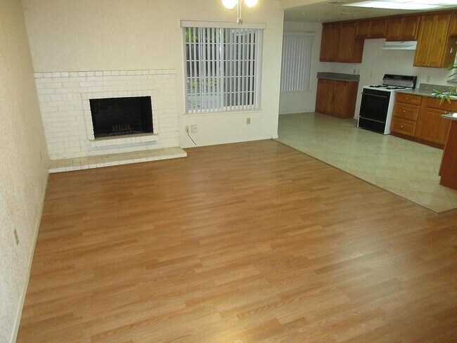 Building Photo - 3325 Cahill Ct