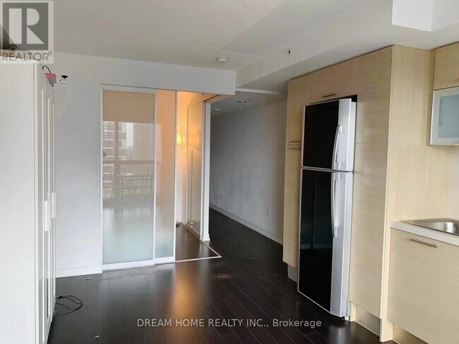 Photo du bâtiment - 386 Yonge St