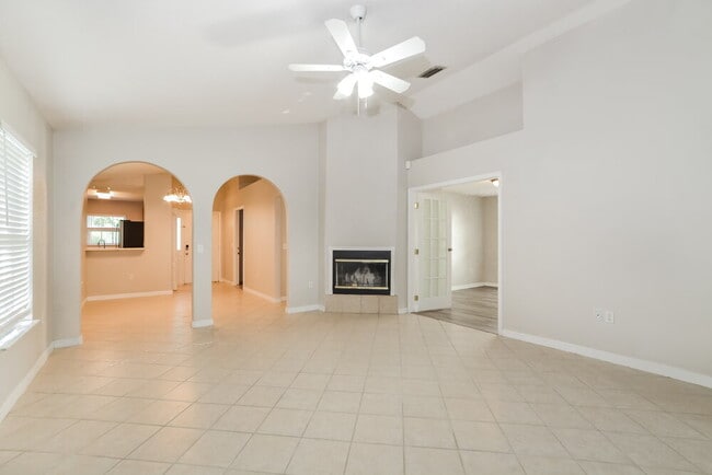 Building Photo - 31074 Lochmore Cir