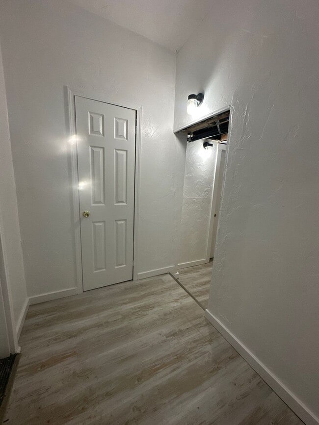 Building Photo - N10th332