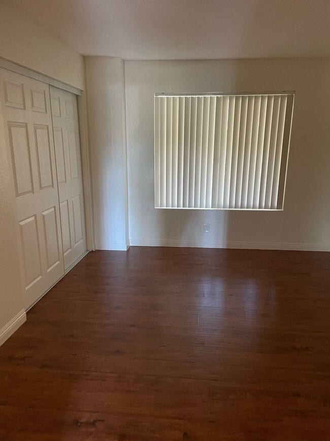 Building Photo - 274 W Verdugo Ave