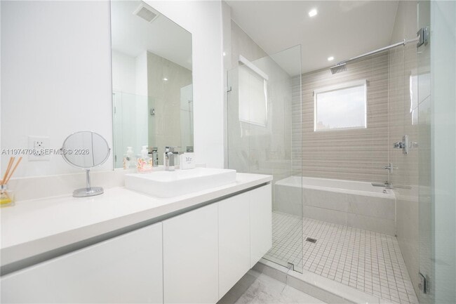 Foto del edificio - 10366 NW 68th Terrace