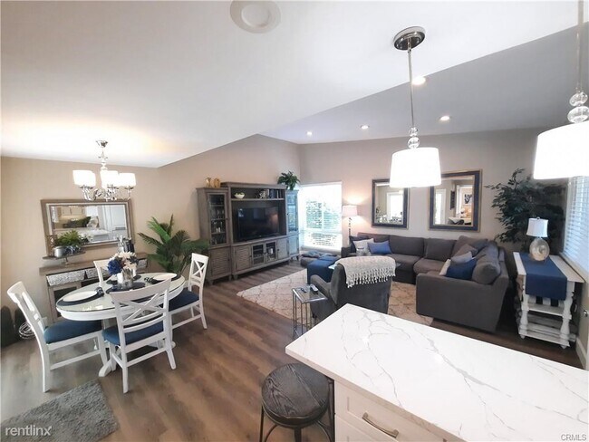 Foto del edificio - 2 br, 2 bath House - 522 Calle Aragon Unit E