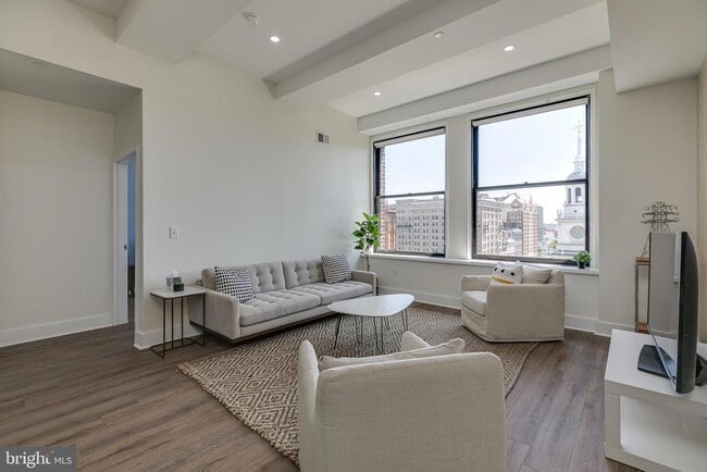 Foto del edificio - 150 S Independence Mall W