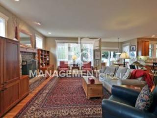 Foto del edificio - High-End Premium Forest Heights Property w...