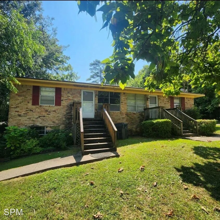 4221 White Oak Dr, Vestavia Hills, AL 35243 House Rental in Vestavia