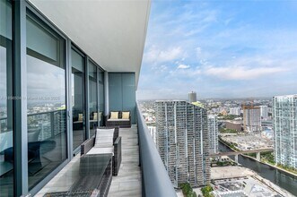 Building Photo - 801 S Miami Ave