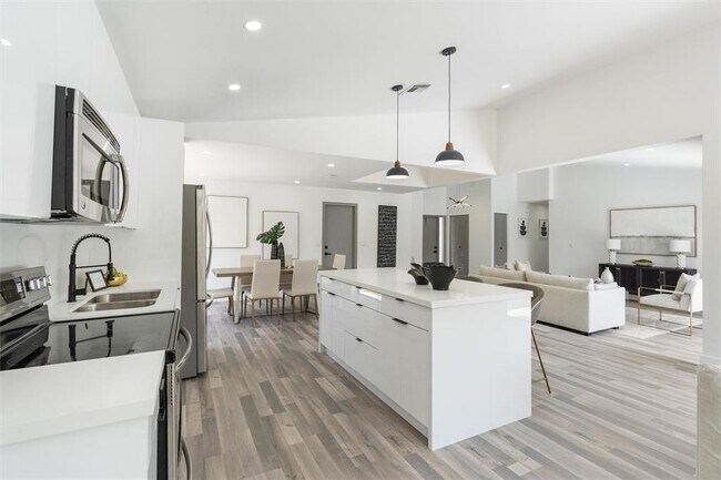 Foto del edificio - 4920 NW 83rd Ter