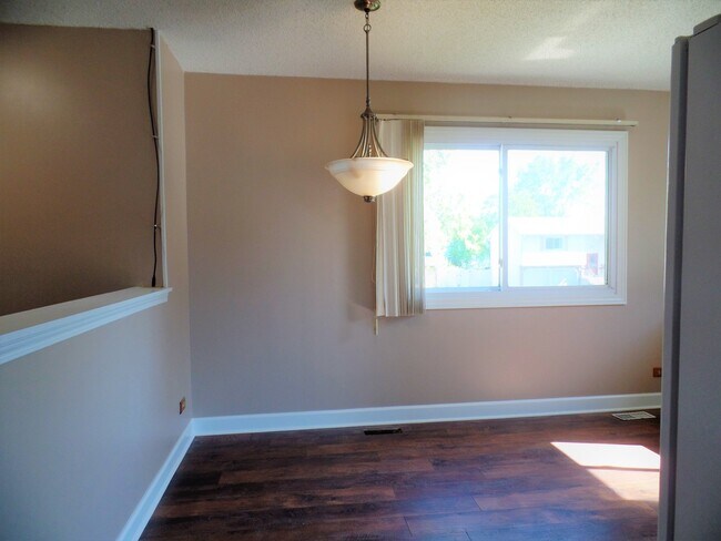 Foto del edificio - 1855 Wright Ln