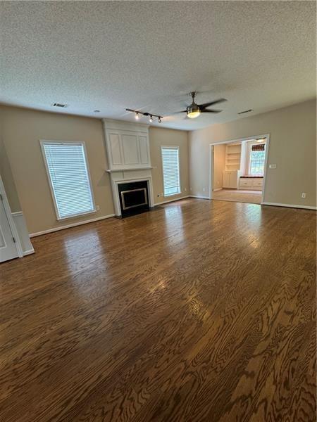 Building Photo - 402 Bottesford Dr NW