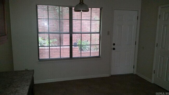 Foto del edificio - 1803 Reservoir Rd
