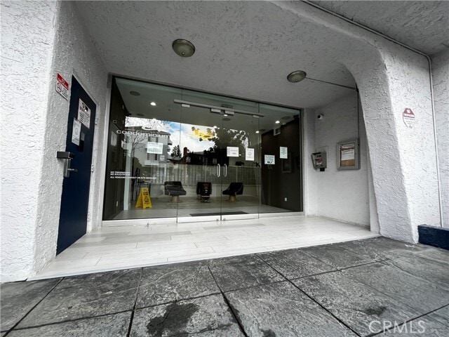 Building Photo - 10982 Roebling Ave