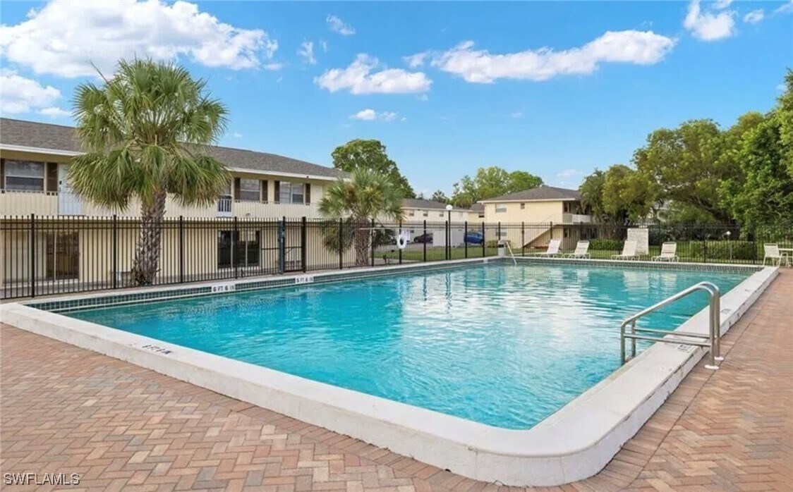 Foto principal - 3325 Arpt Rd S