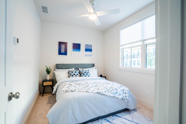Building Photo - 1238 Zebrawood Ct SE
