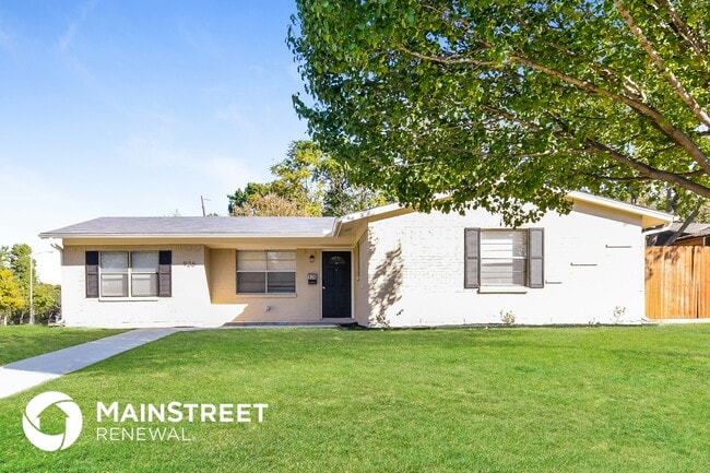 Building Photo - 926 Wateka Way