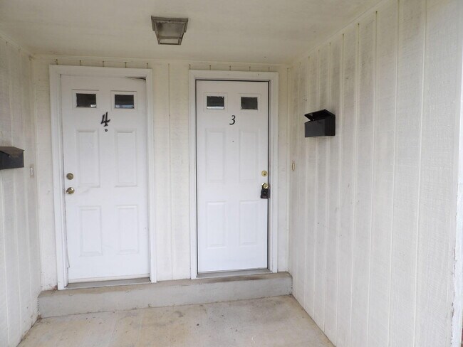 Building Photo - 75 Ashwood Ct