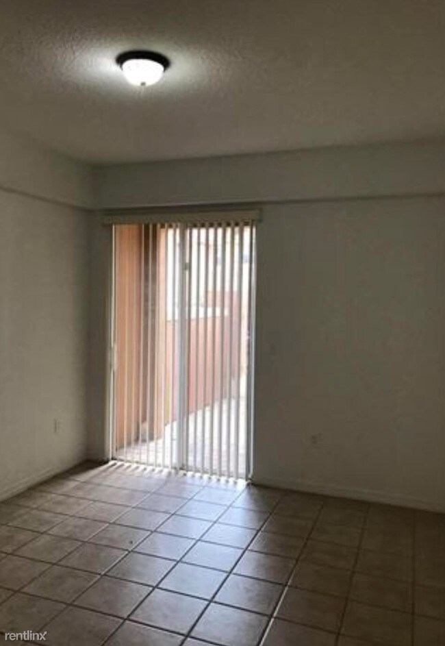 Building Photo - 813 SW 143rd Ave