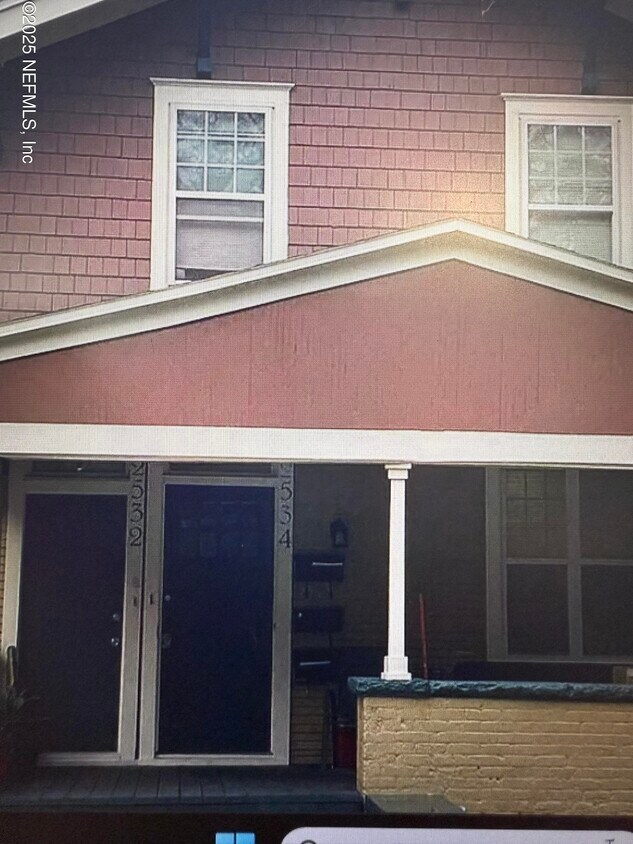 Foto principal - 2532 College St
