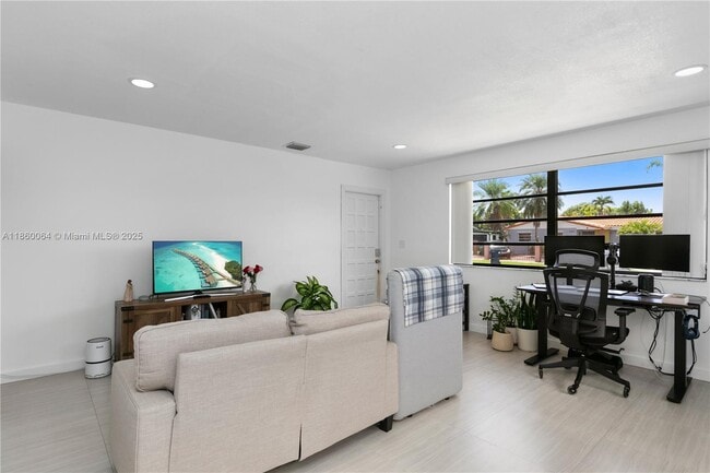 Foto del edificio - 9981 SW 13th Terrace