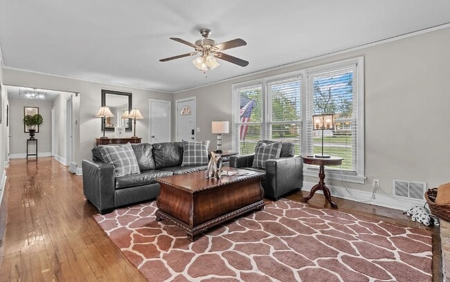 Building Photo - 711 Indigo Ave